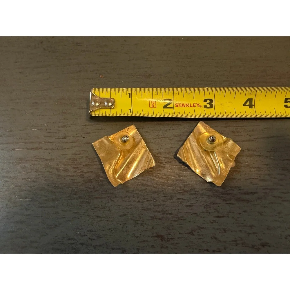 Vintage Marbled Enamel Diamond Shaped Stud Earrings Gold Tone Brown Cream 1 Inch